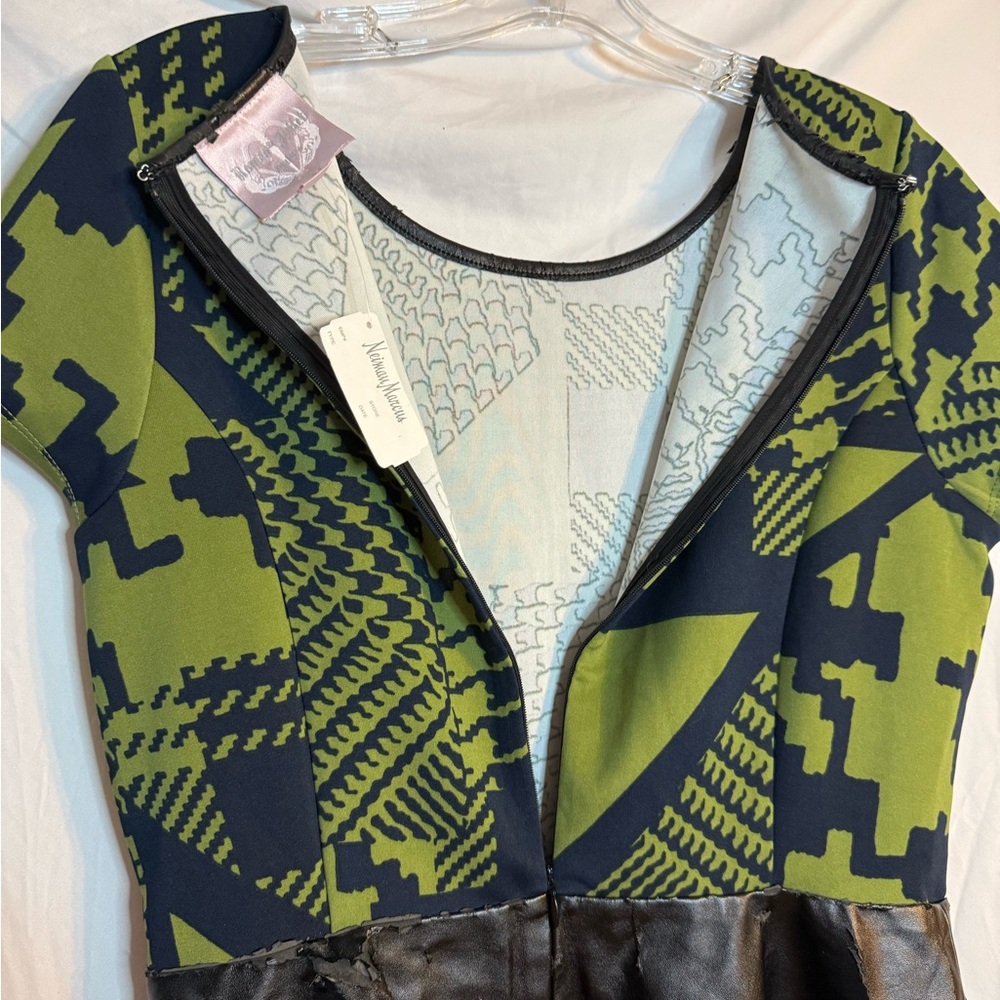Romeo & Juliet Couture Women’s Medium Blouse | Green & Black Peplum Blouse - Picture 13 of 16